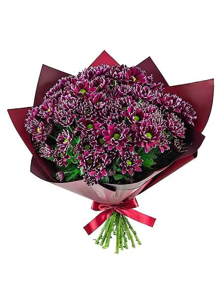 Bouquet with violet chrysanthemums