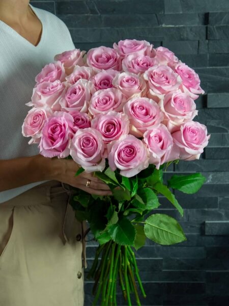 25 pink Ec. roses (70 cm)