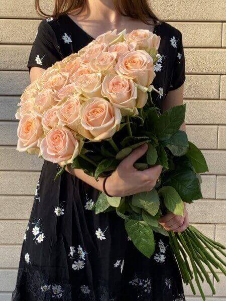 25 роз Tiffany