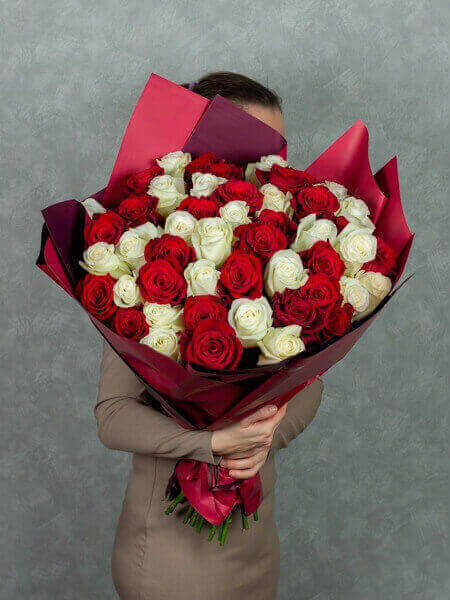 Bouquet “Mix of 51 Ec. roses“