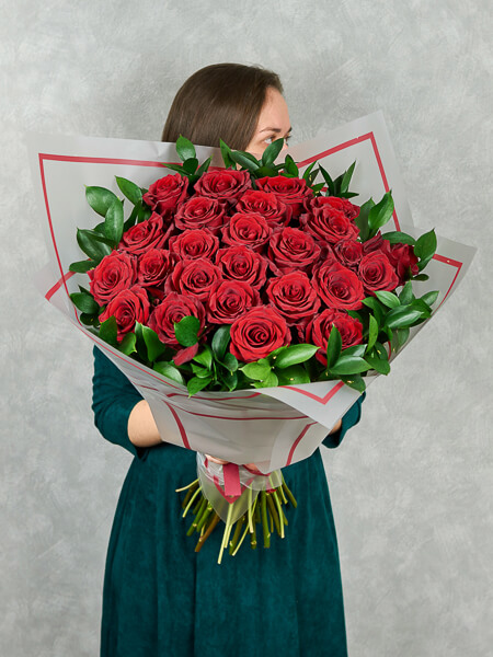 Lillekimp 25 Ecuadori roosi ruskusega