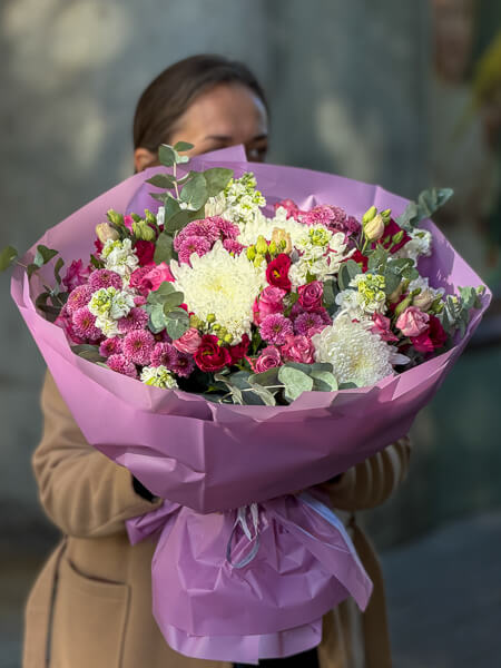 Lillekimp violetsetes toonides
