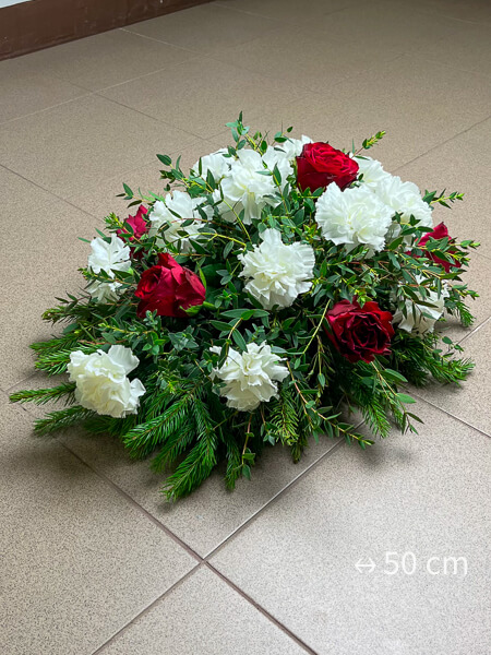 Matusekimp valgete nelkide ja punaste roosidega