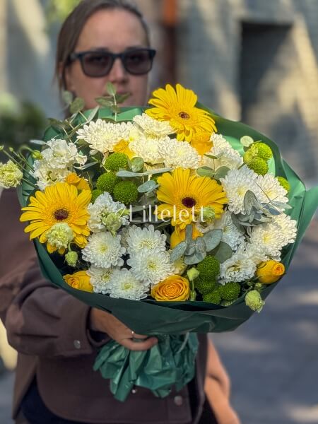 Bouquet A Bold Declaration